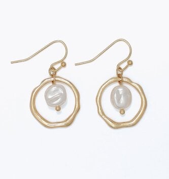 Hammered Gold Hoop w/ Pearl Drop Earrings
