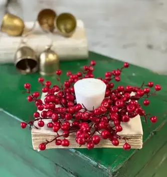 8" Red Rushberry Candle Ring