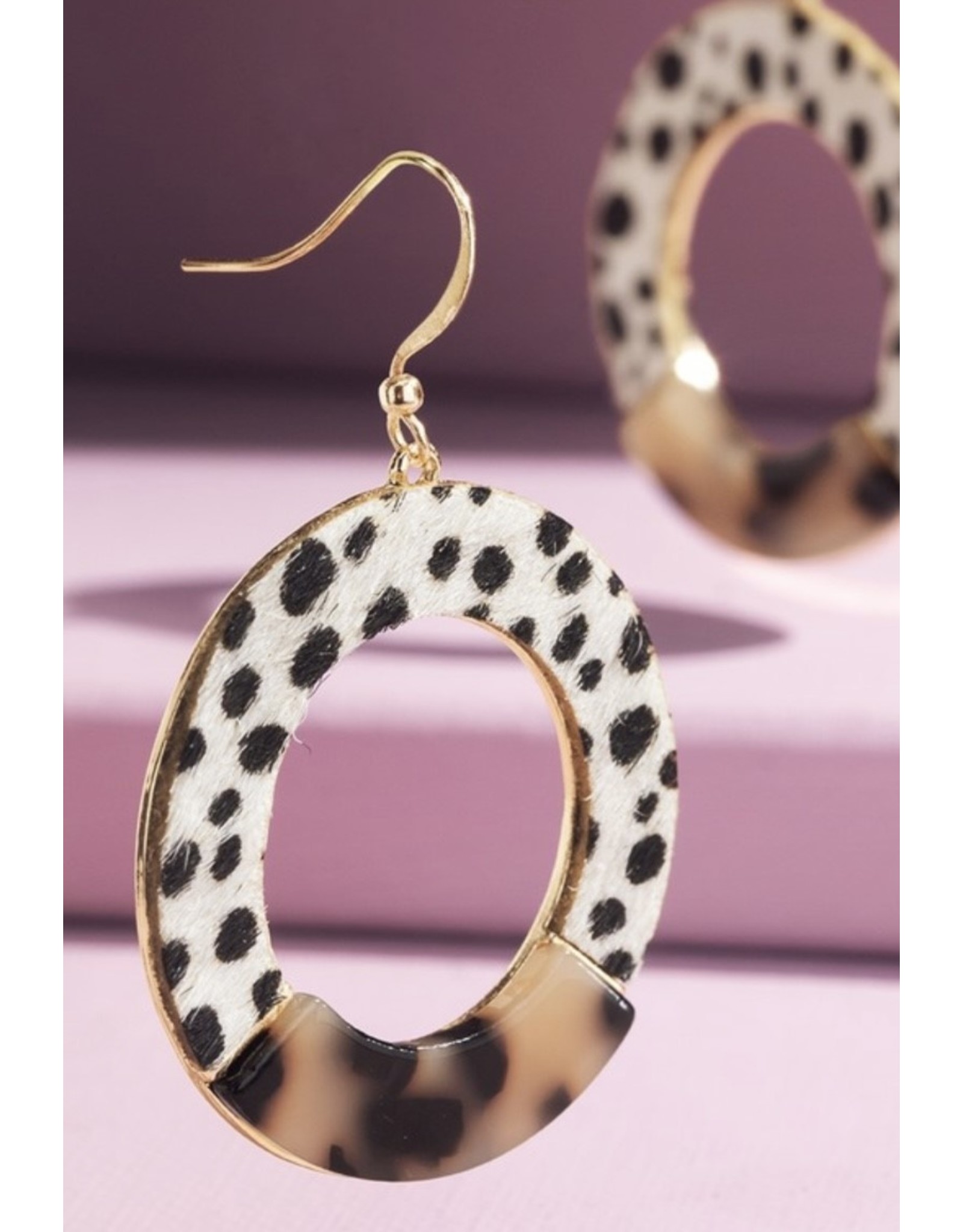 LATA Earrings leather and tortoise circle design