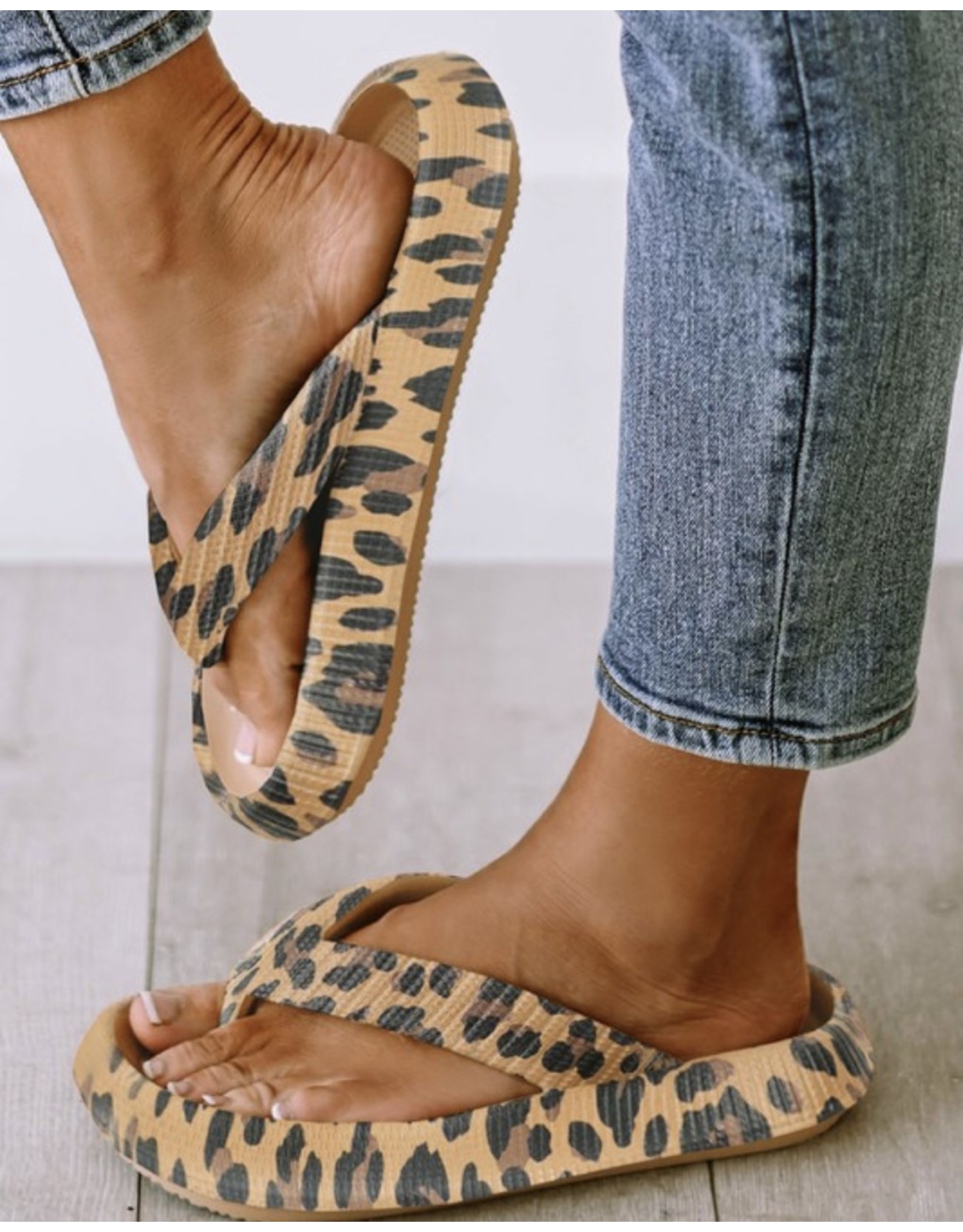 LATA Leopard flip flop