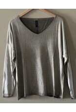 LATA Mineral wash v neck sweater