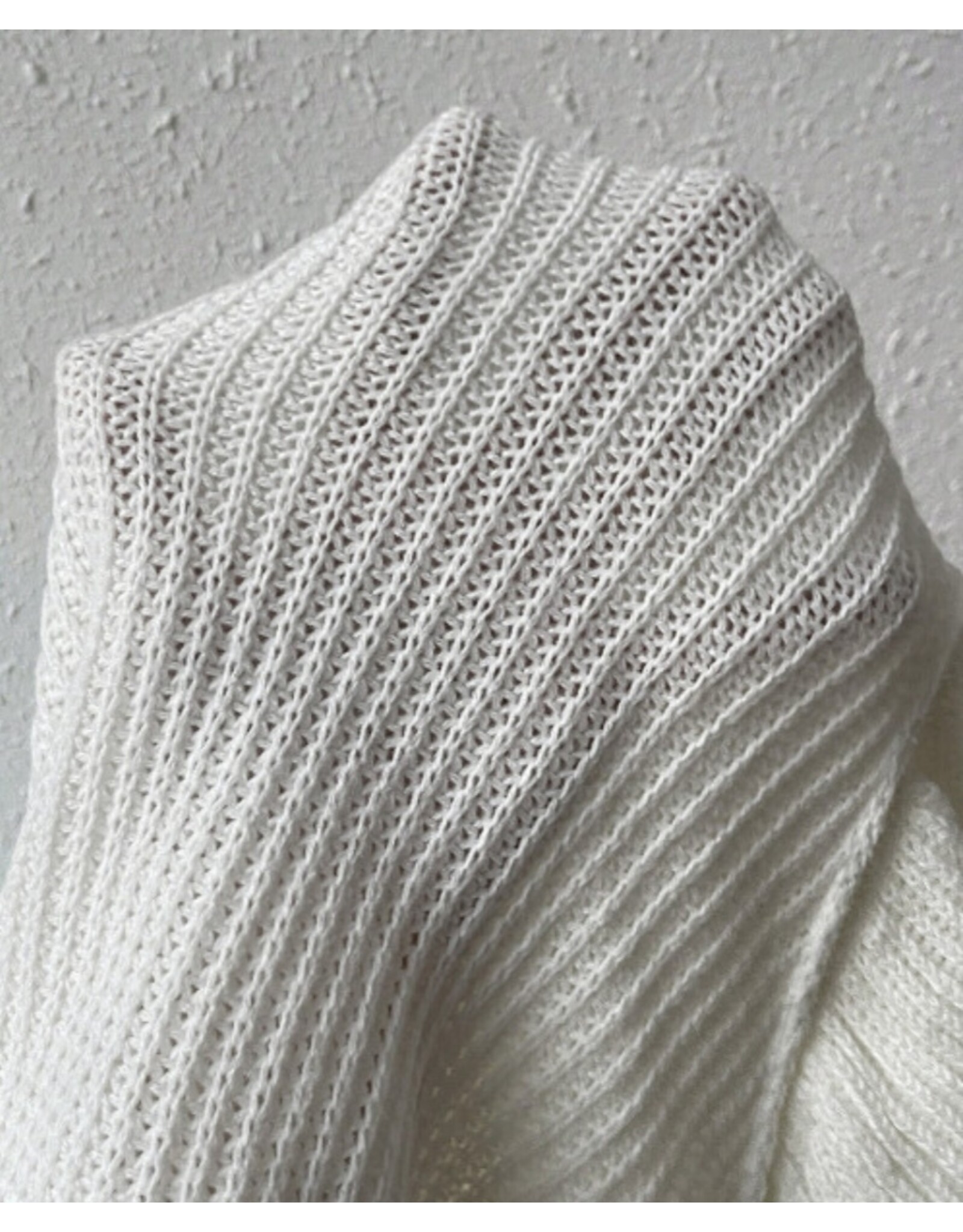 LATA White Turtle Neck Short Sleeve Ruffled Sweater