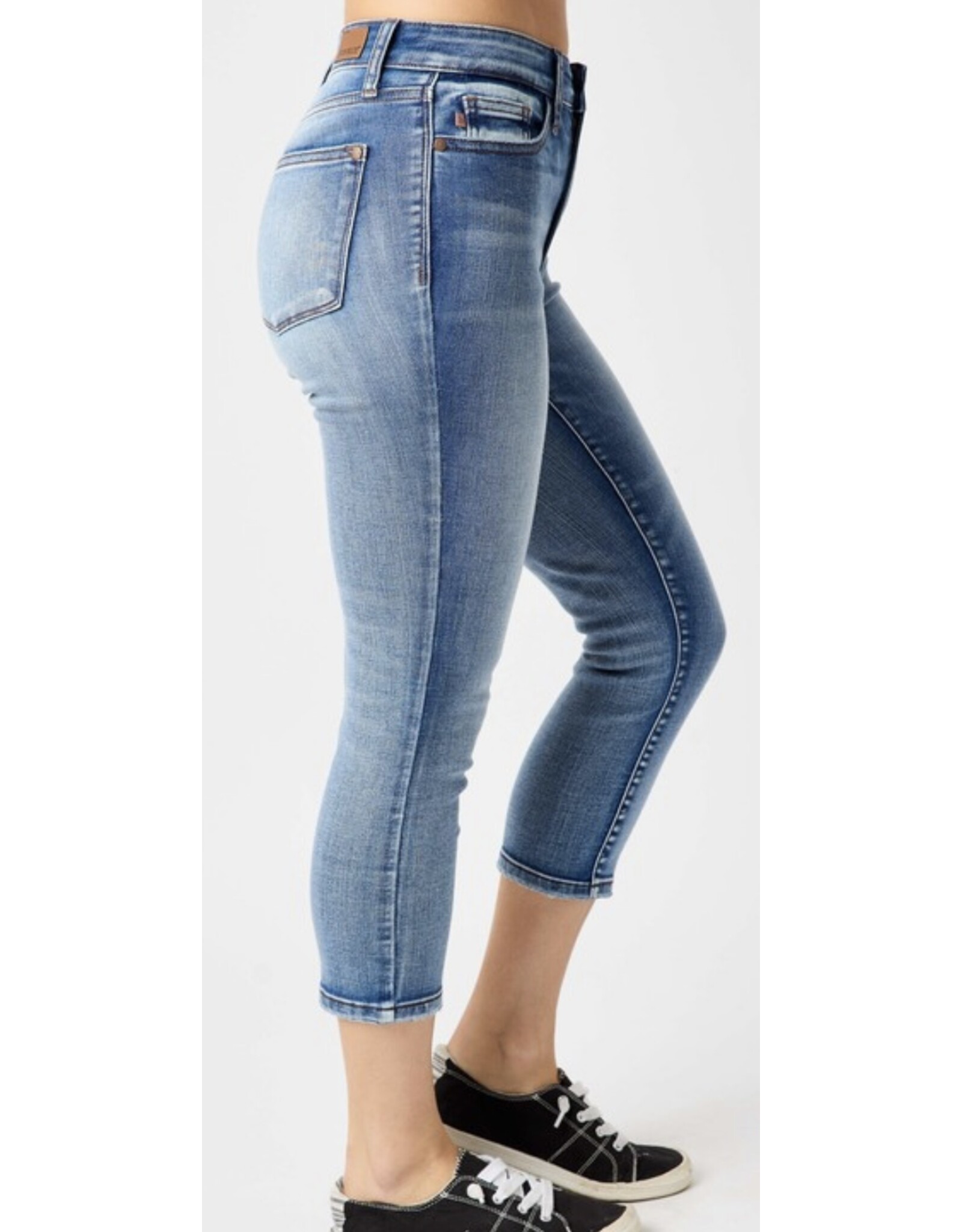 Judy Blue Judy Blue Midrise Contrast Wash Capri 72114REG