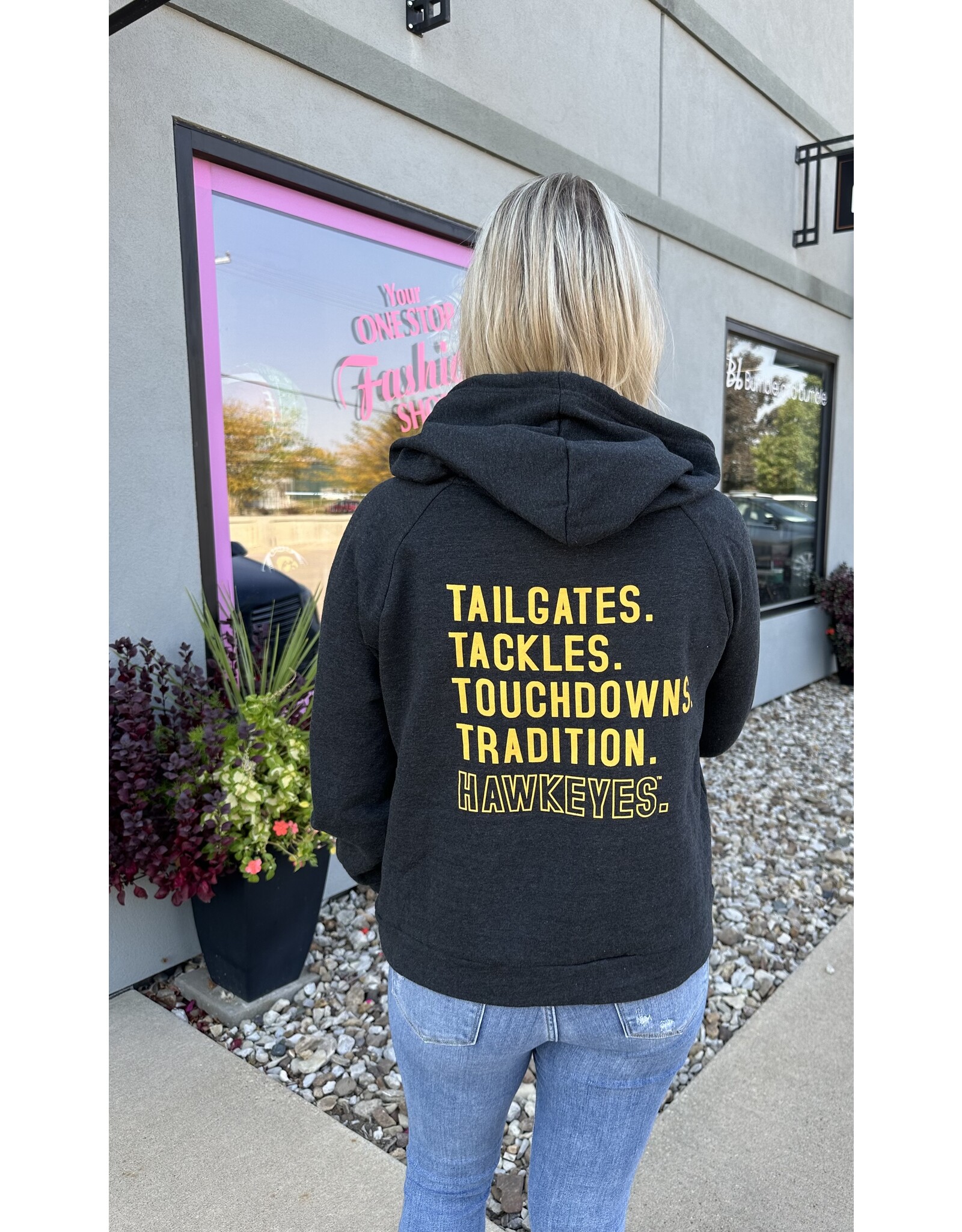 hawkeyes black hooded sweatshirt