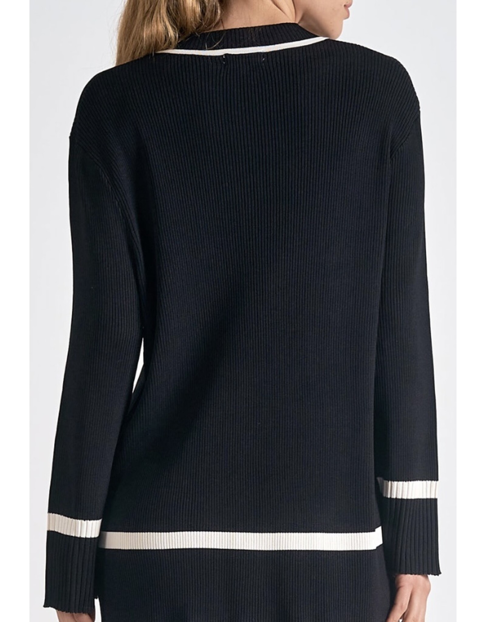 elan Black & white classic v neck sweater
