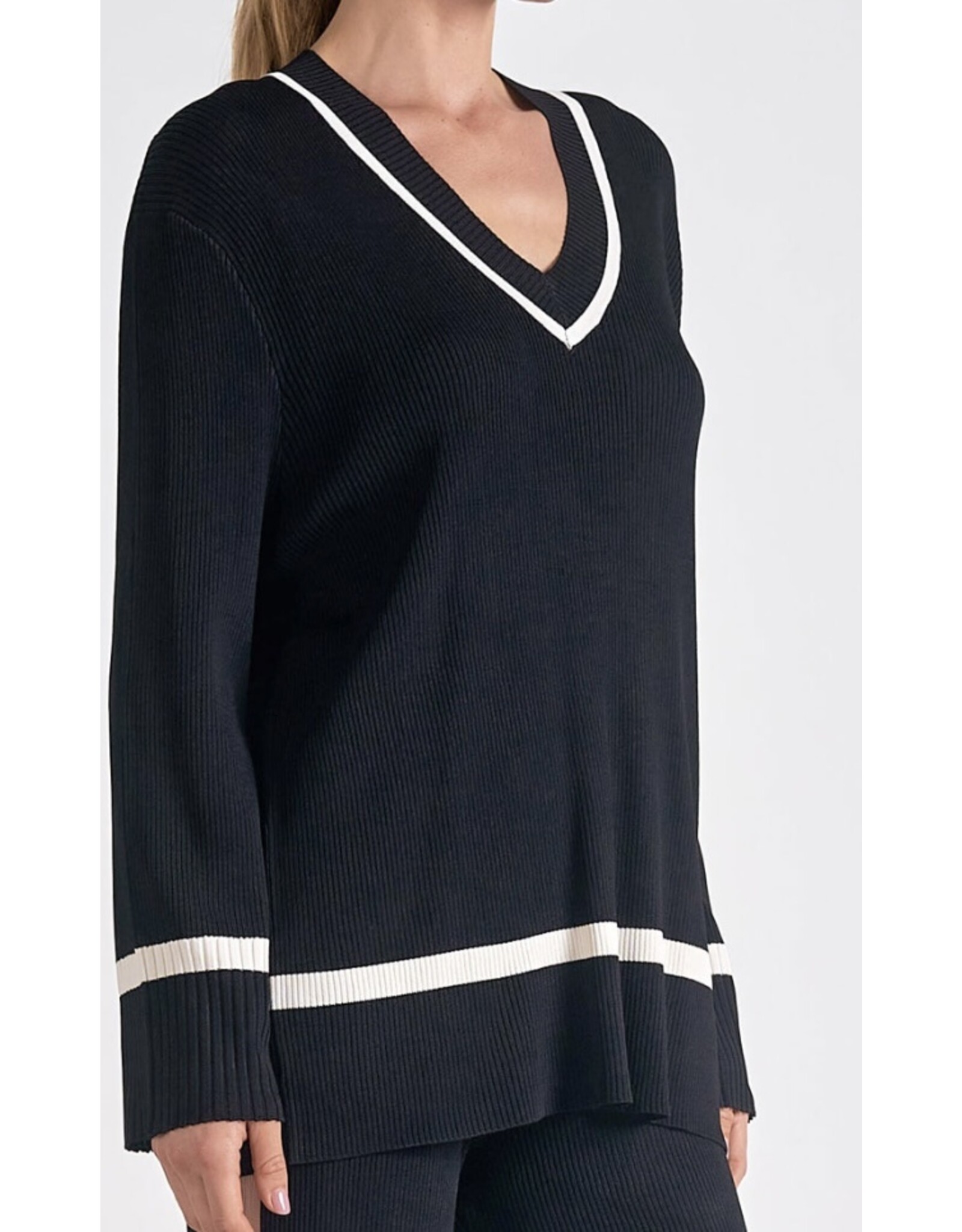 elan Black & white classic v neck sweater