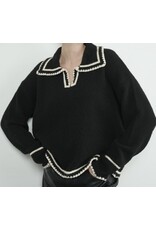 Black w/ white contrast stitch collar sweater