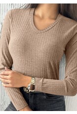 LATA Ribbed Knit V Neck Long Sleeve Slim Fit Top