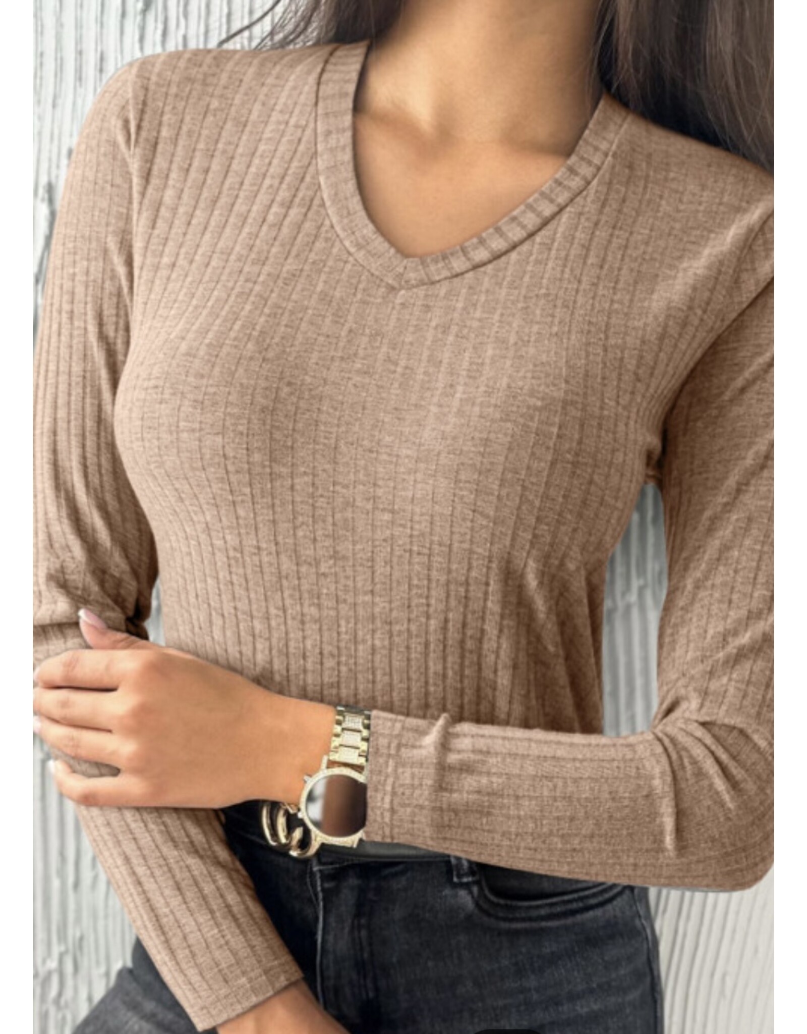 LATA Ribbed Knit V Neck Long Sleeve Slim Fit Top