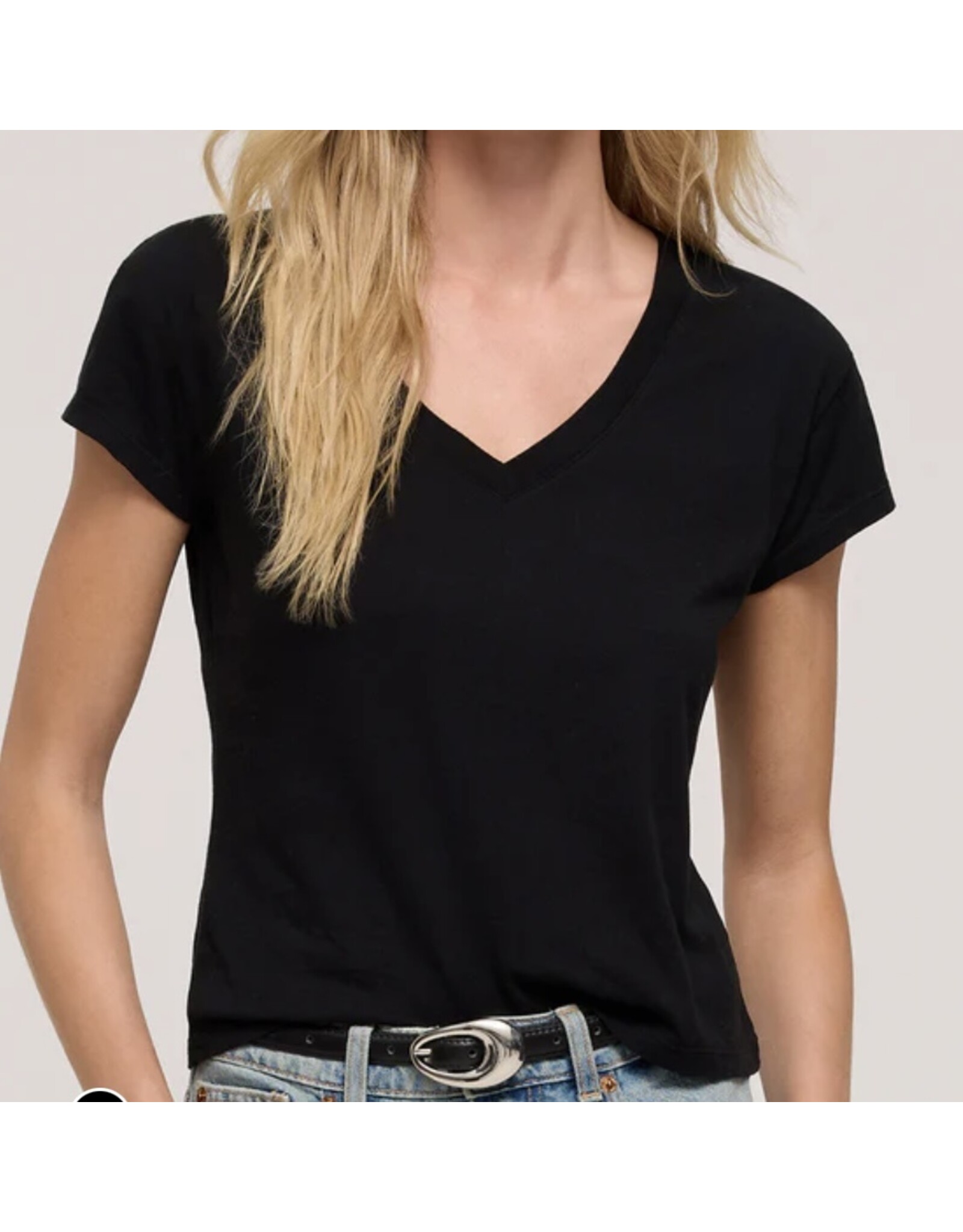 LATA Zsupply modern v-neck tee