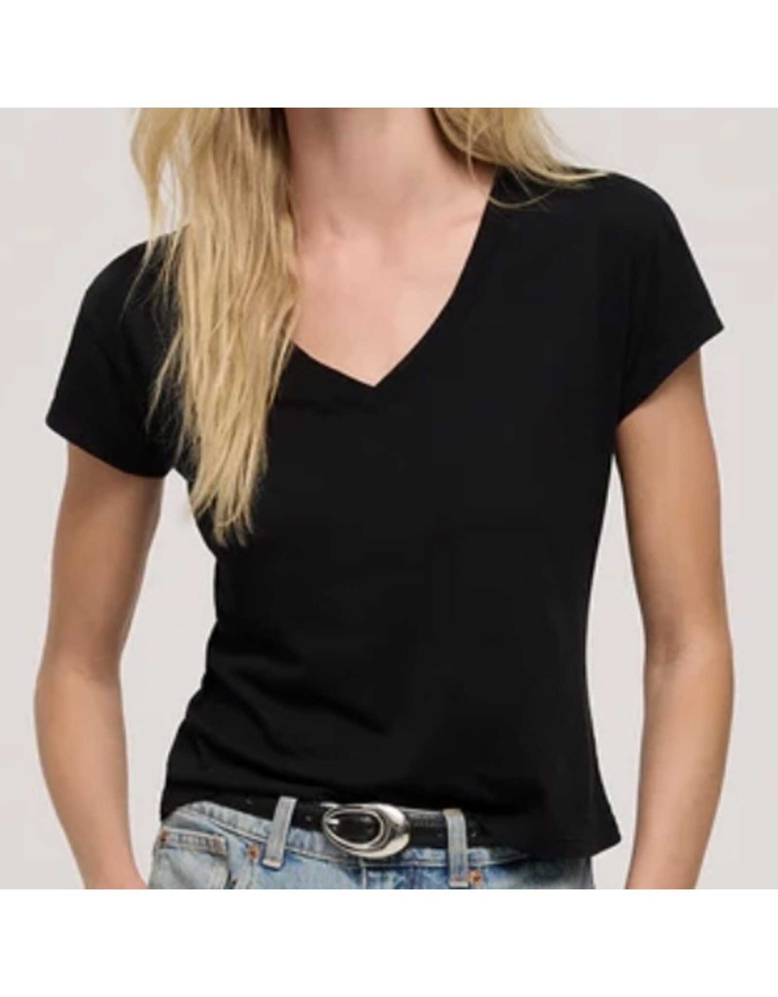 LATA Zsupply modern v-neck tee