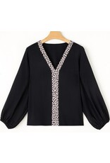 LATA Leopard patchwork v-neck blouse LATA Leopard patchwork v-neck blouse