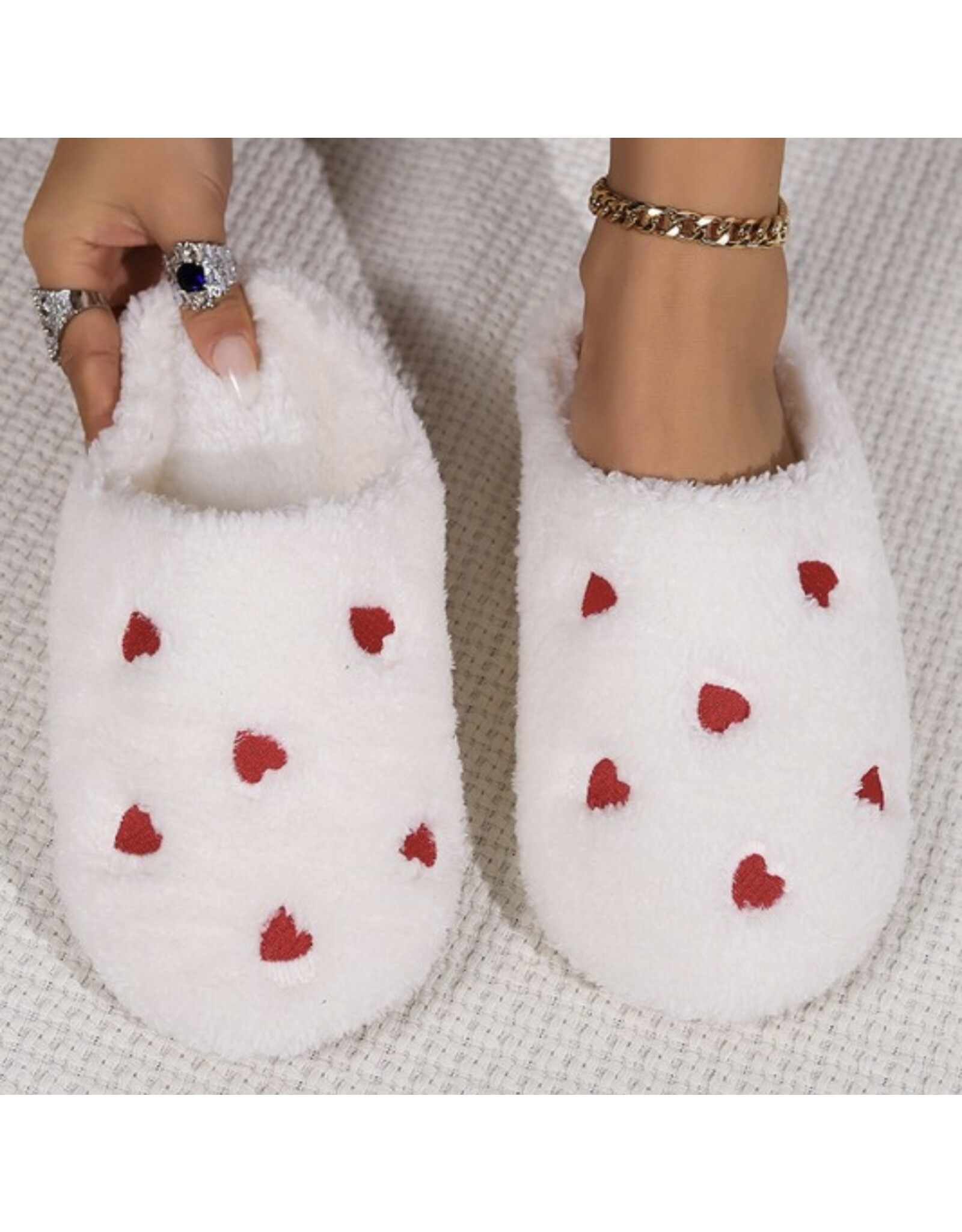 LATA Heart plush slippers