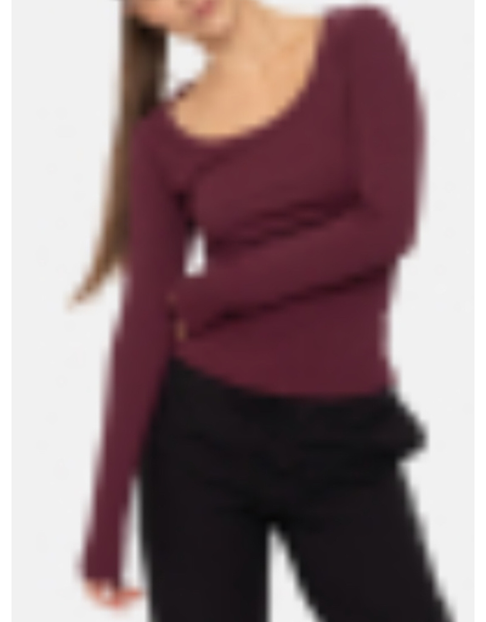 mono b slim fit scoop neck top
