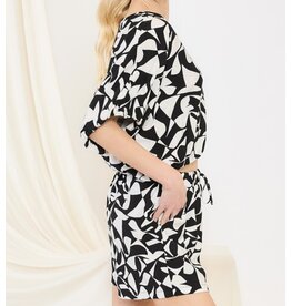 Abstract print dolman s/s top
