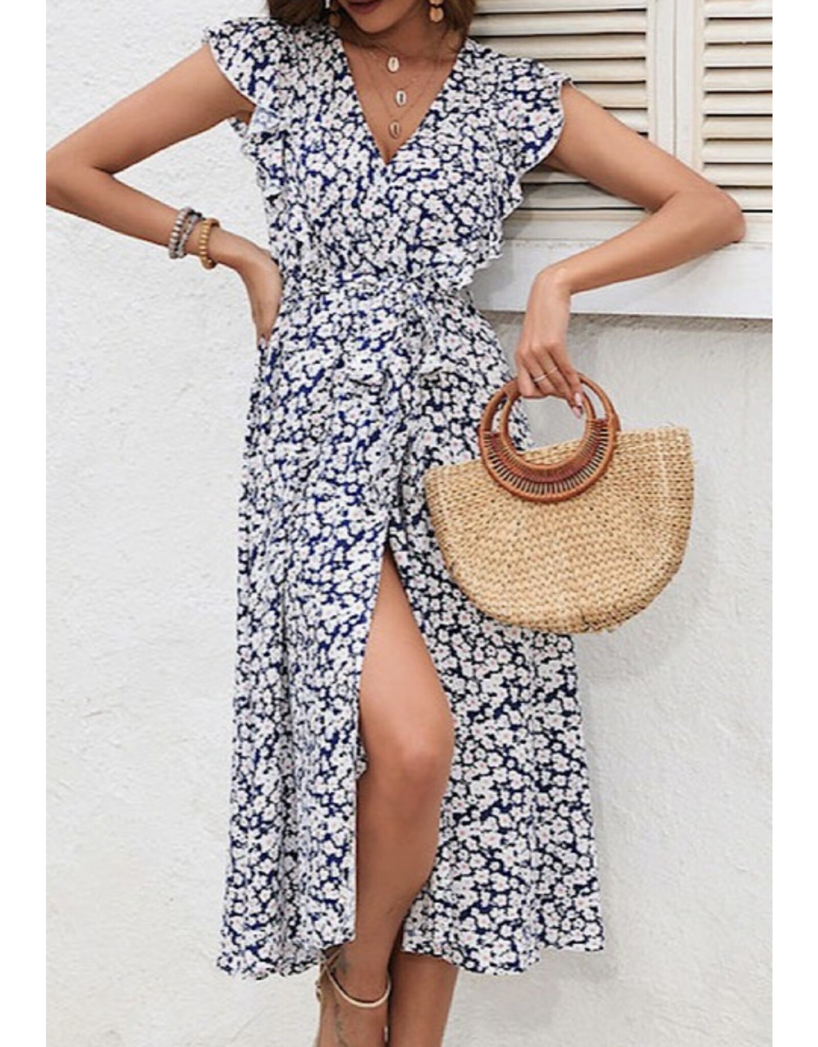 Miss sparkling Blue floral v-neck dress