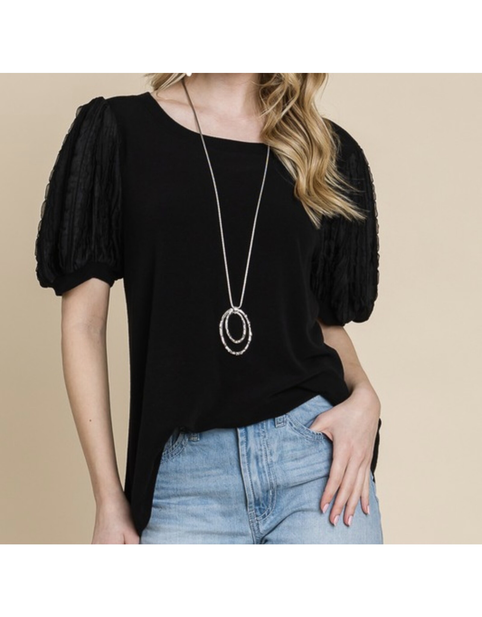 Solid top w/ contrast sleeves