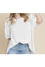 Solid top w/ contrast sleeves
