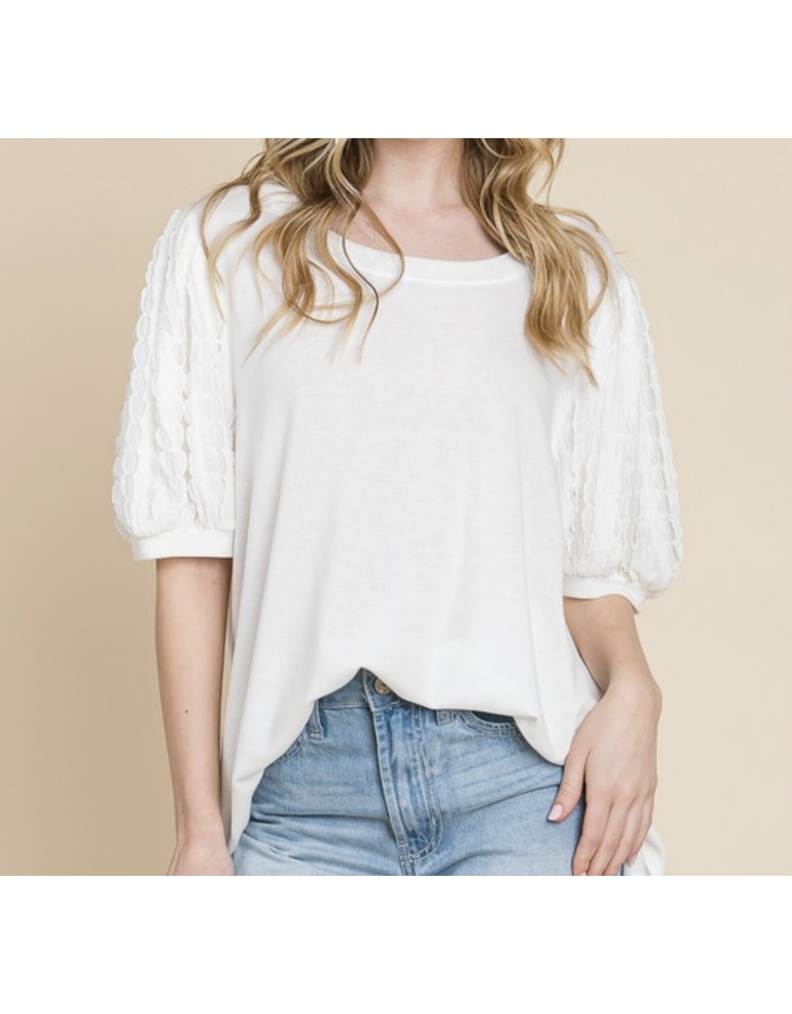 Solid top w/ contrast sleeves