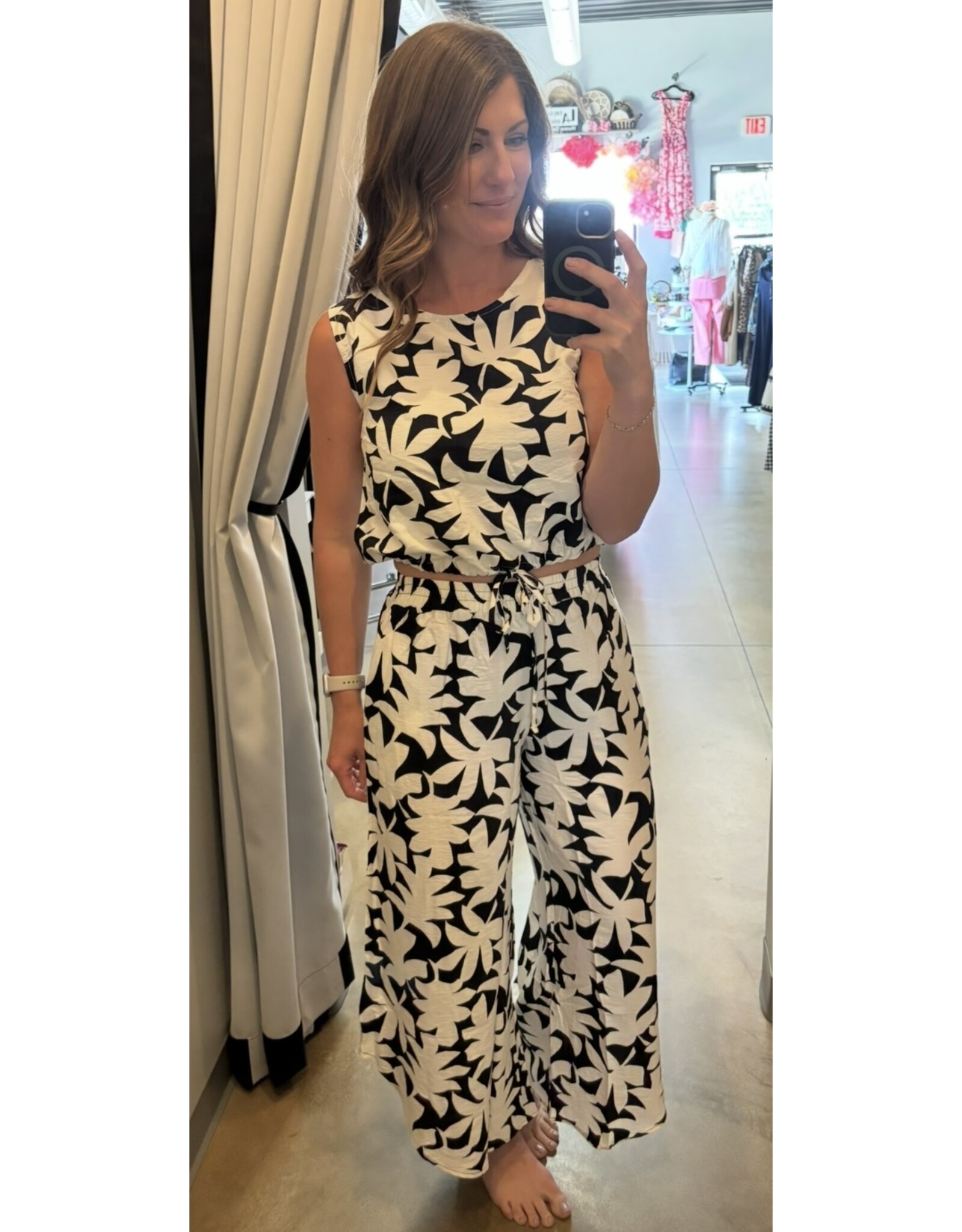 Leaf sleeveless drawstring top