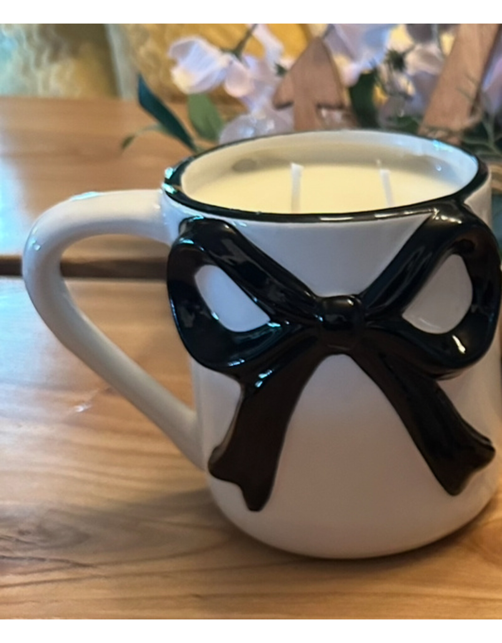 LATA Big bow santal jasmine candles
