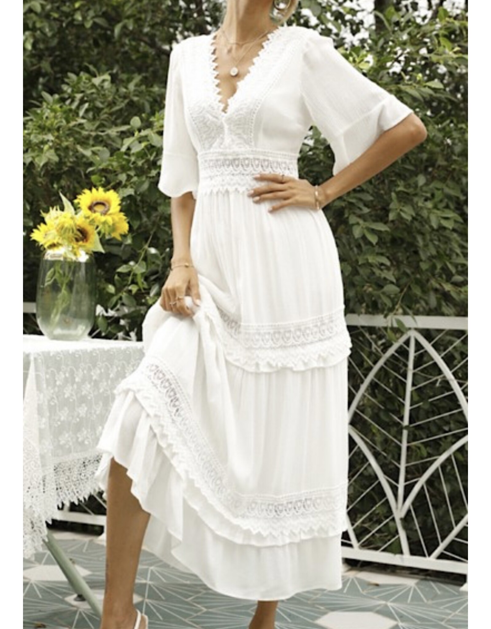 Miss sparkling Maxi dress w/ lace detailing (ivory)