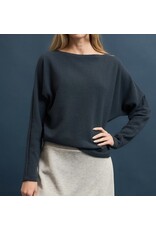 Seersucker boat neck l/s top