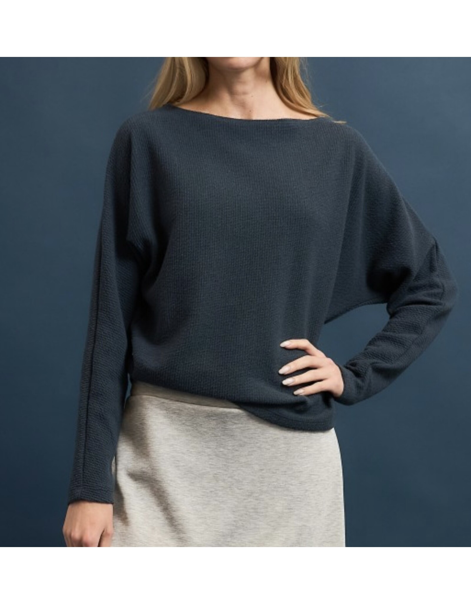 Seersucker boat neck l/s top