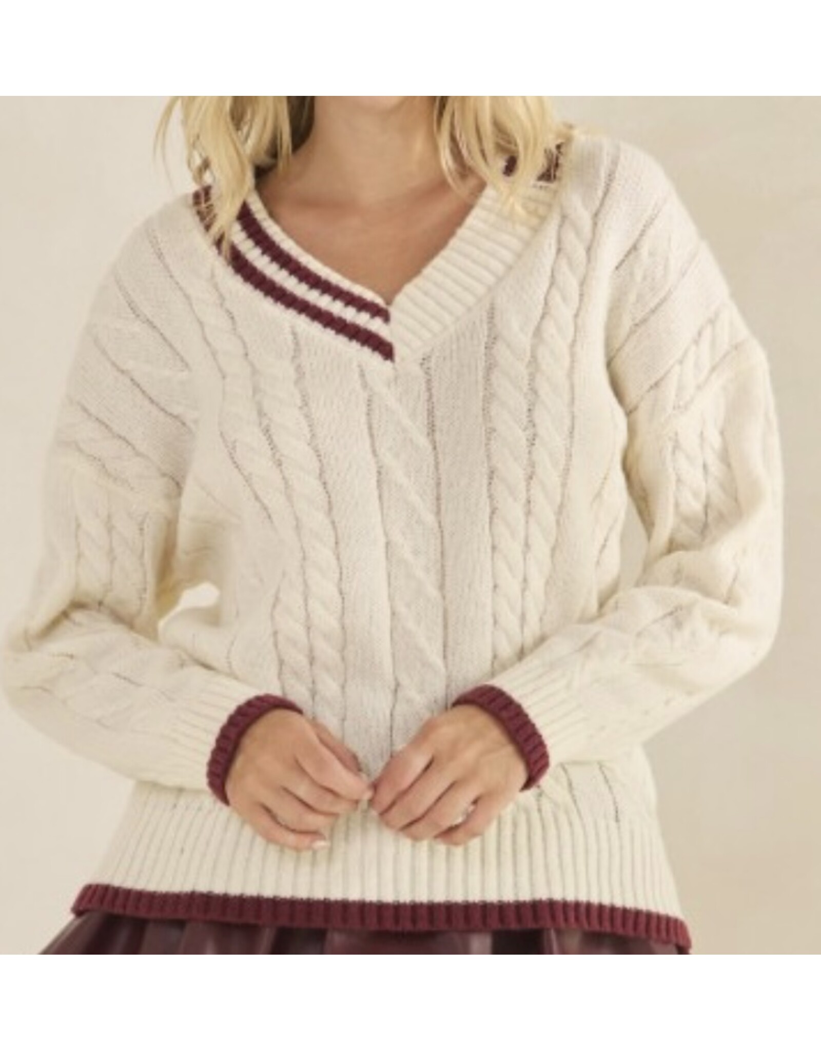 Lovelo Cable Knit V-neck Pullover