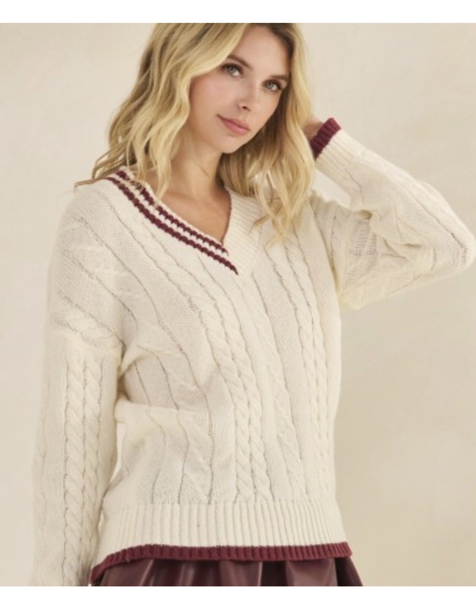 Lovelo Cable Knit V-neck Pullover