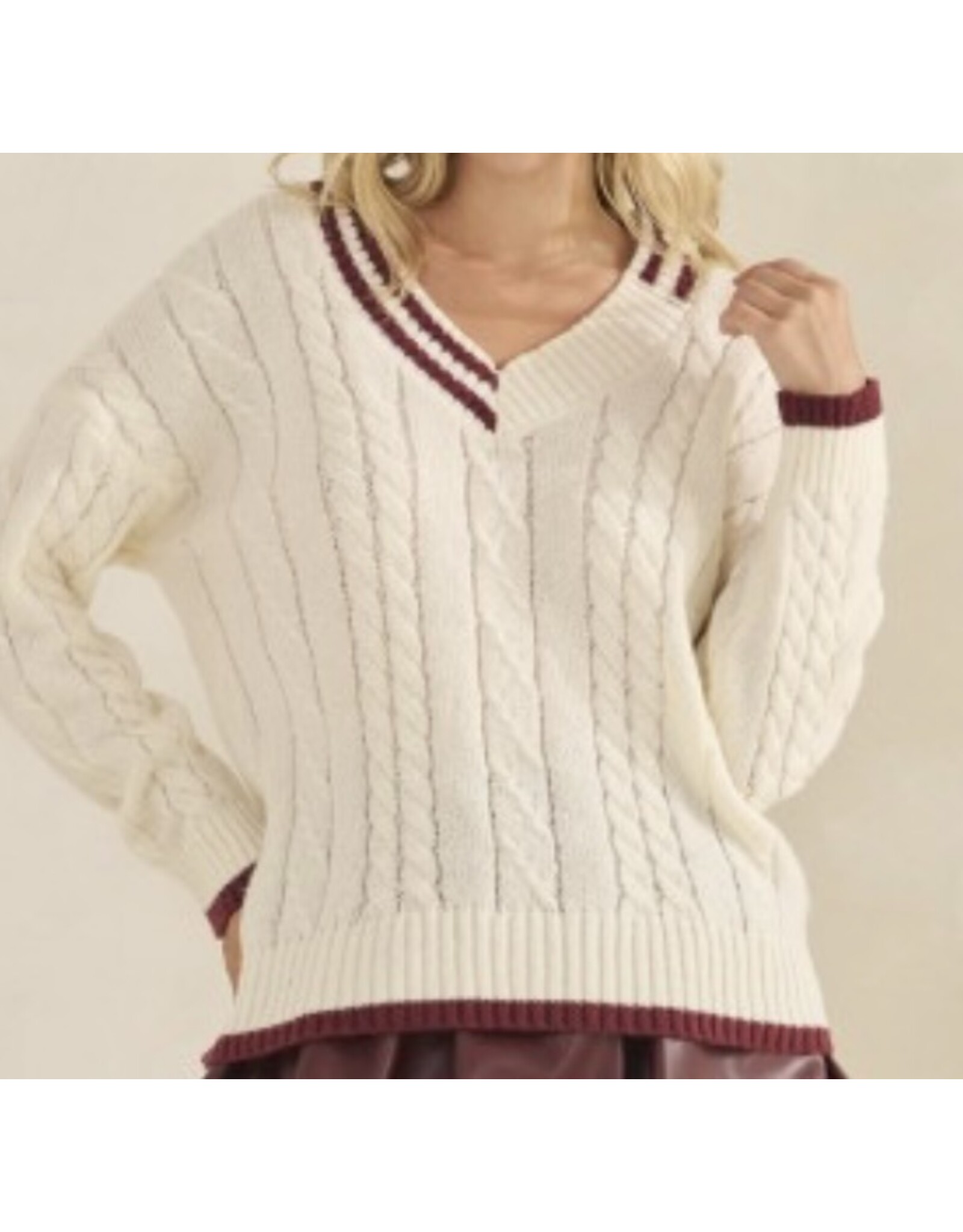 Lovelo Cable Knit V-neck Pullover