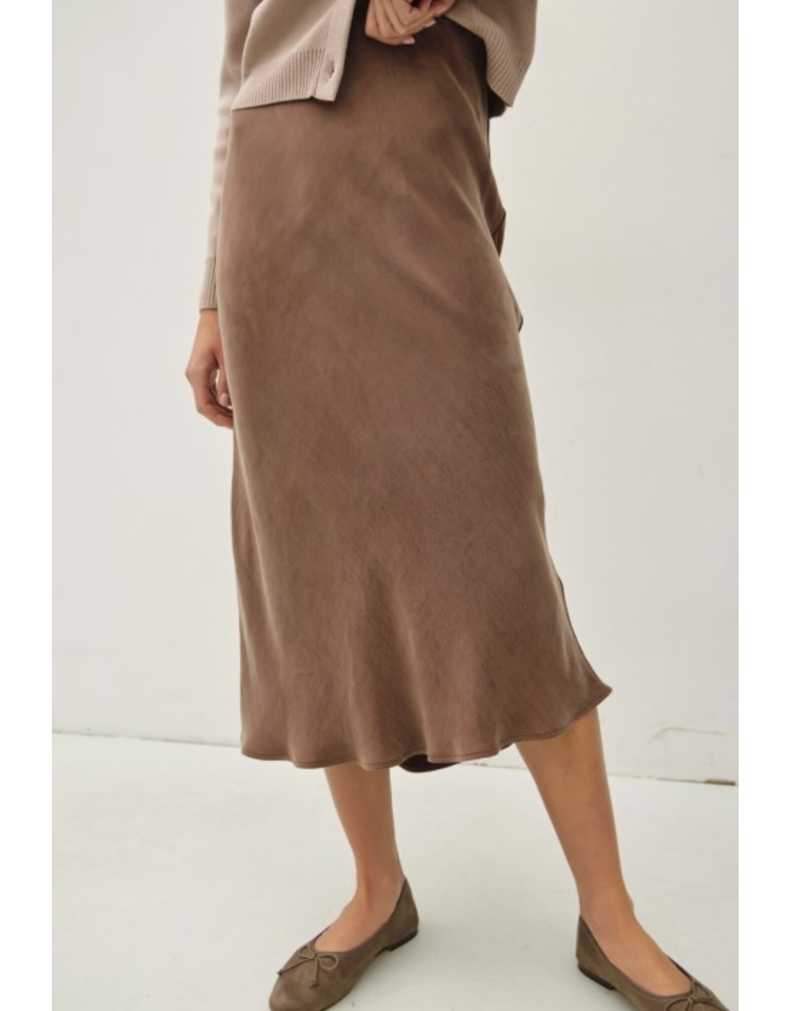 be cool Suede Feel Midi Skirt w/ Elastic Waistline