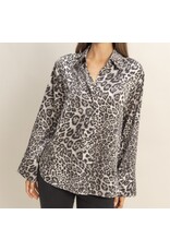 Chic Leopard Button-up Shirt