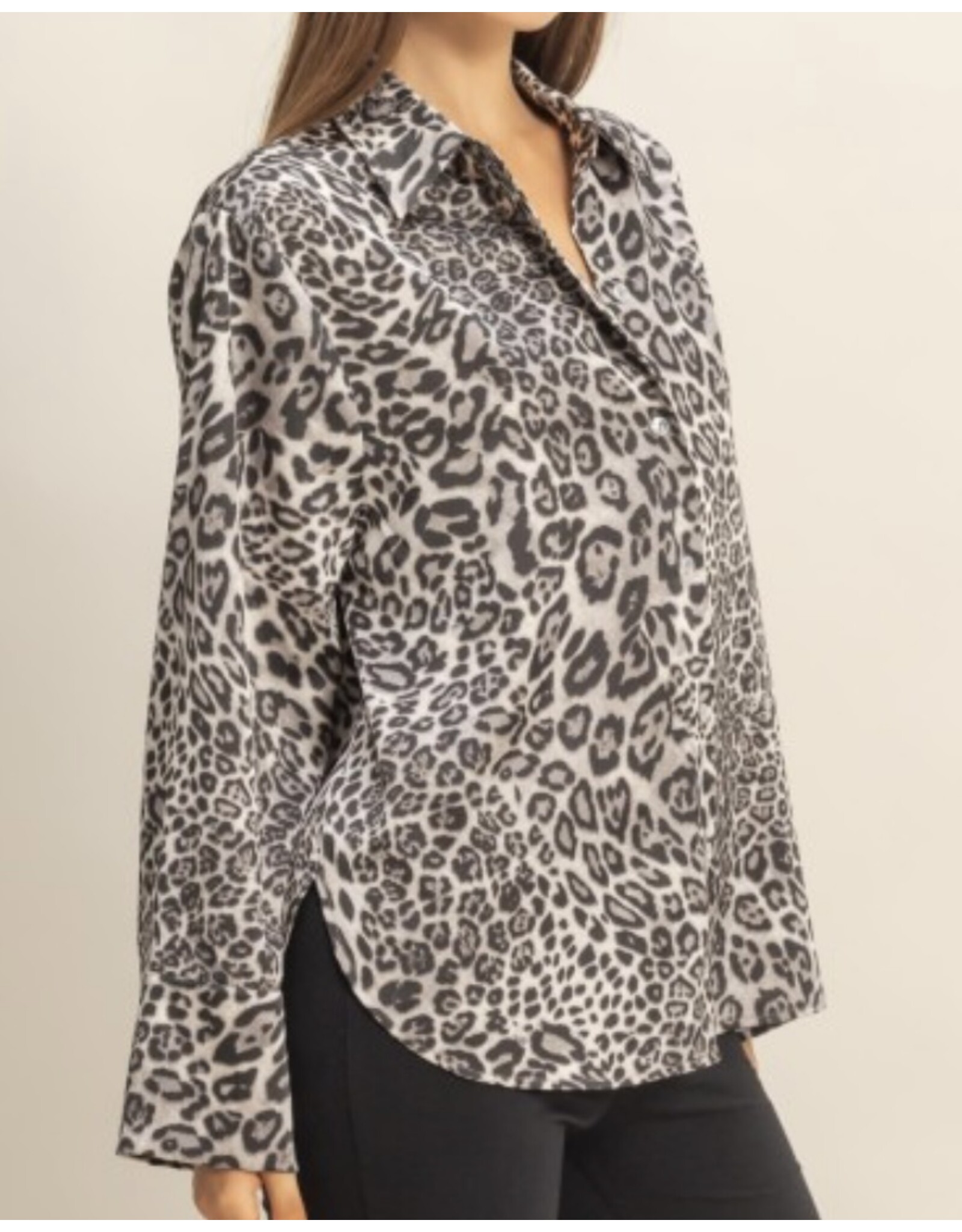 Chic Leopard Button-up Shirt