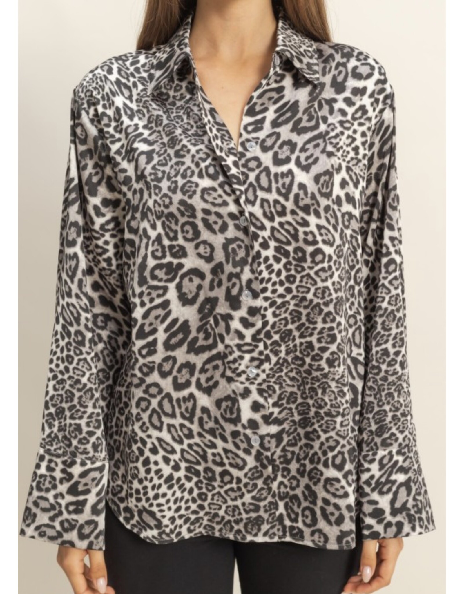 Chic Leopard Button-up Shirt