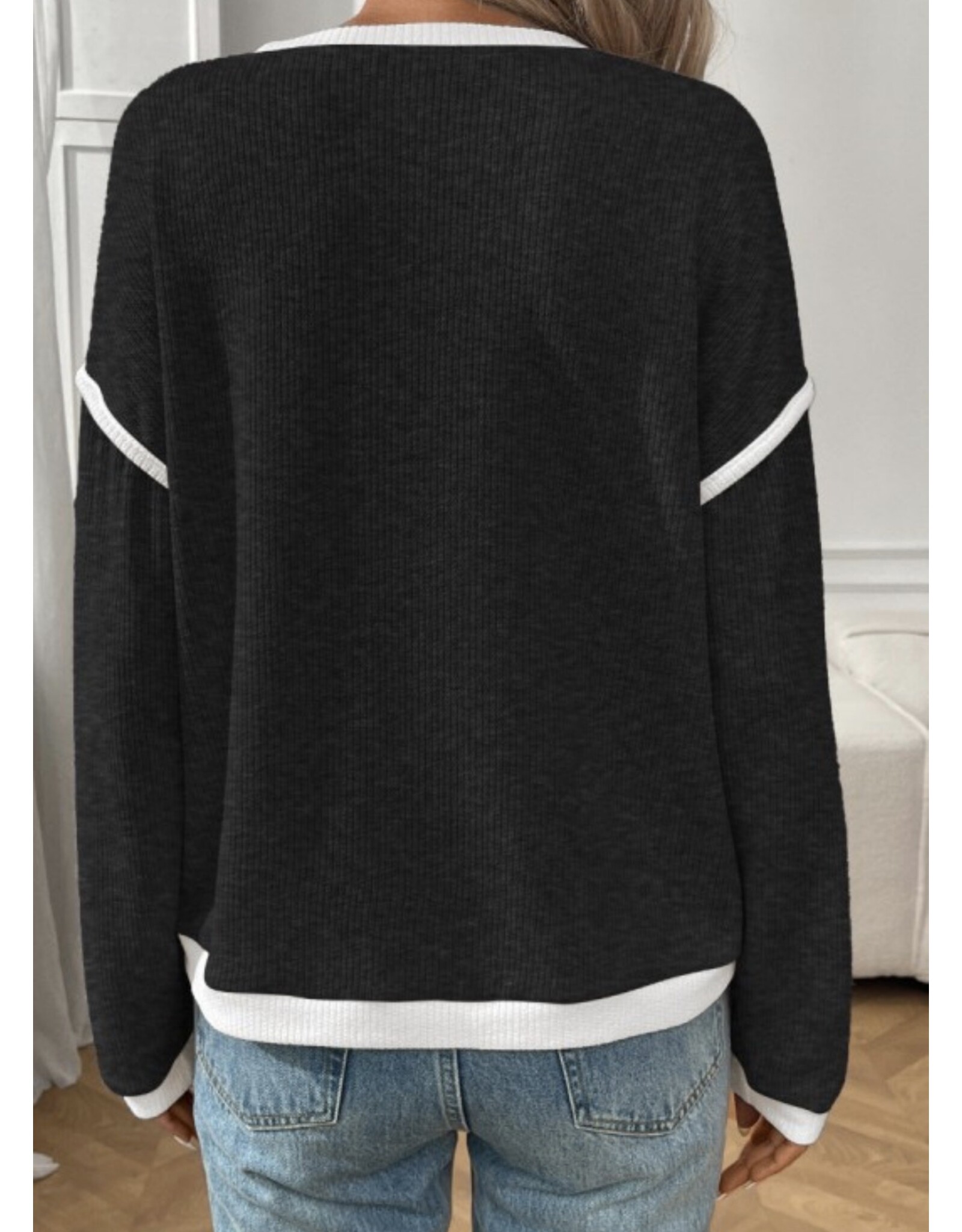 LATA Long Sleeve Crewneck Knit Pullover