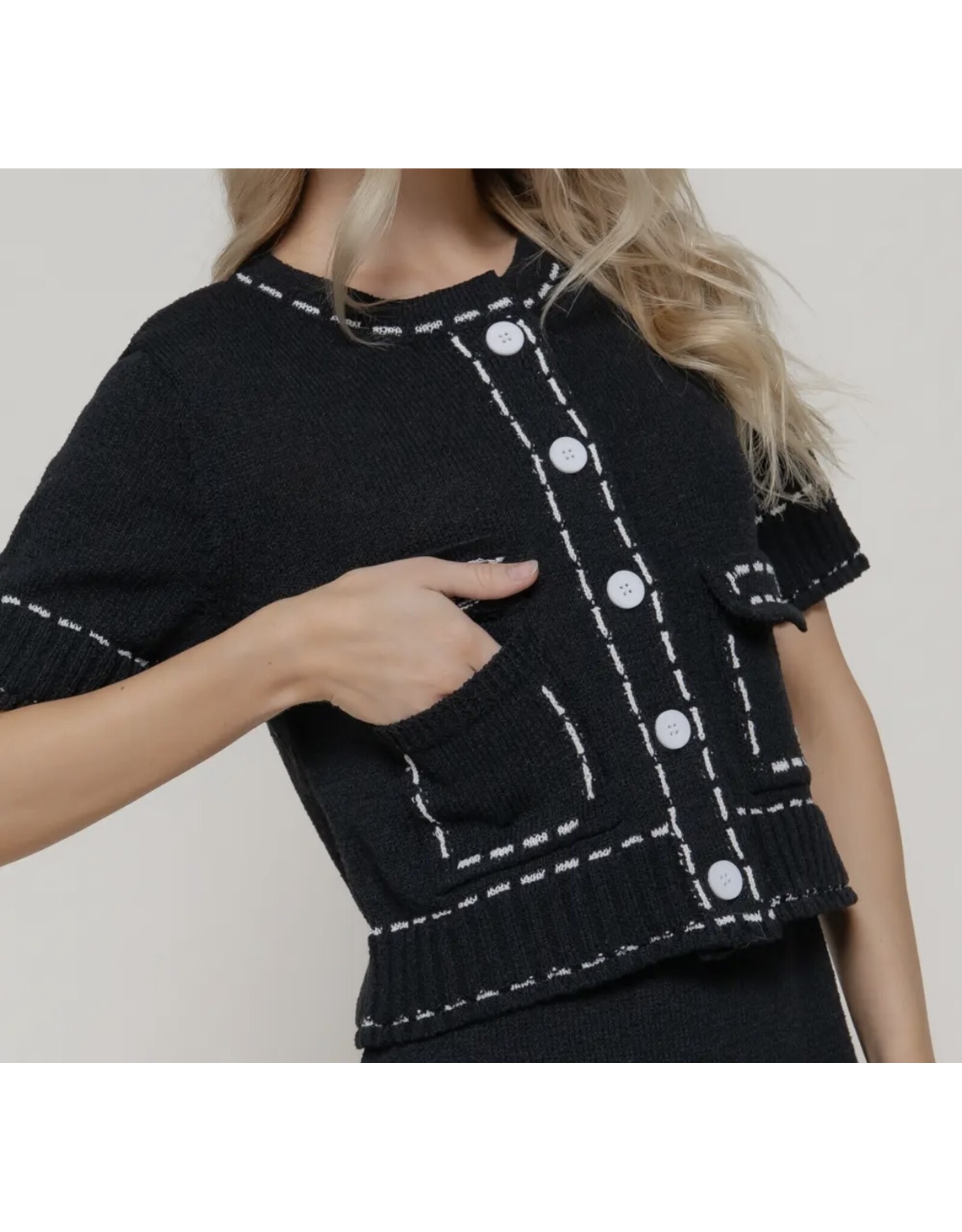 B/W Short Sleeve Contrasting Stitched Cardigan