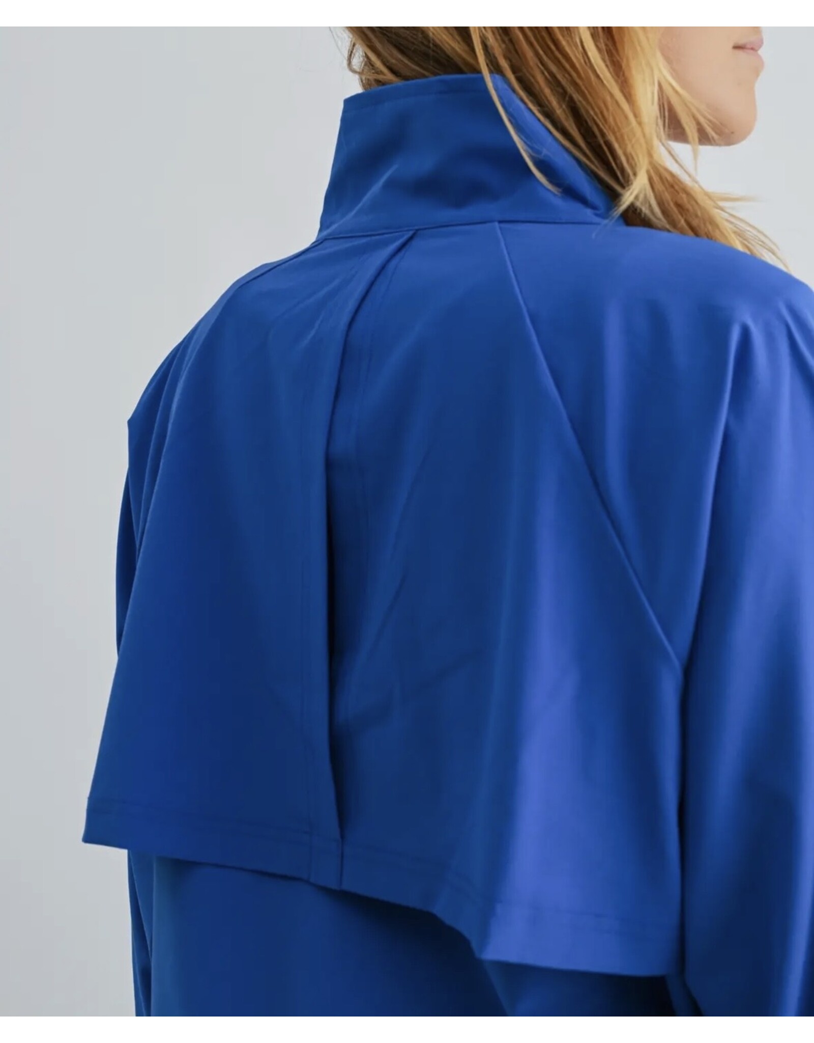 Swift Move Windbreaker Jacket