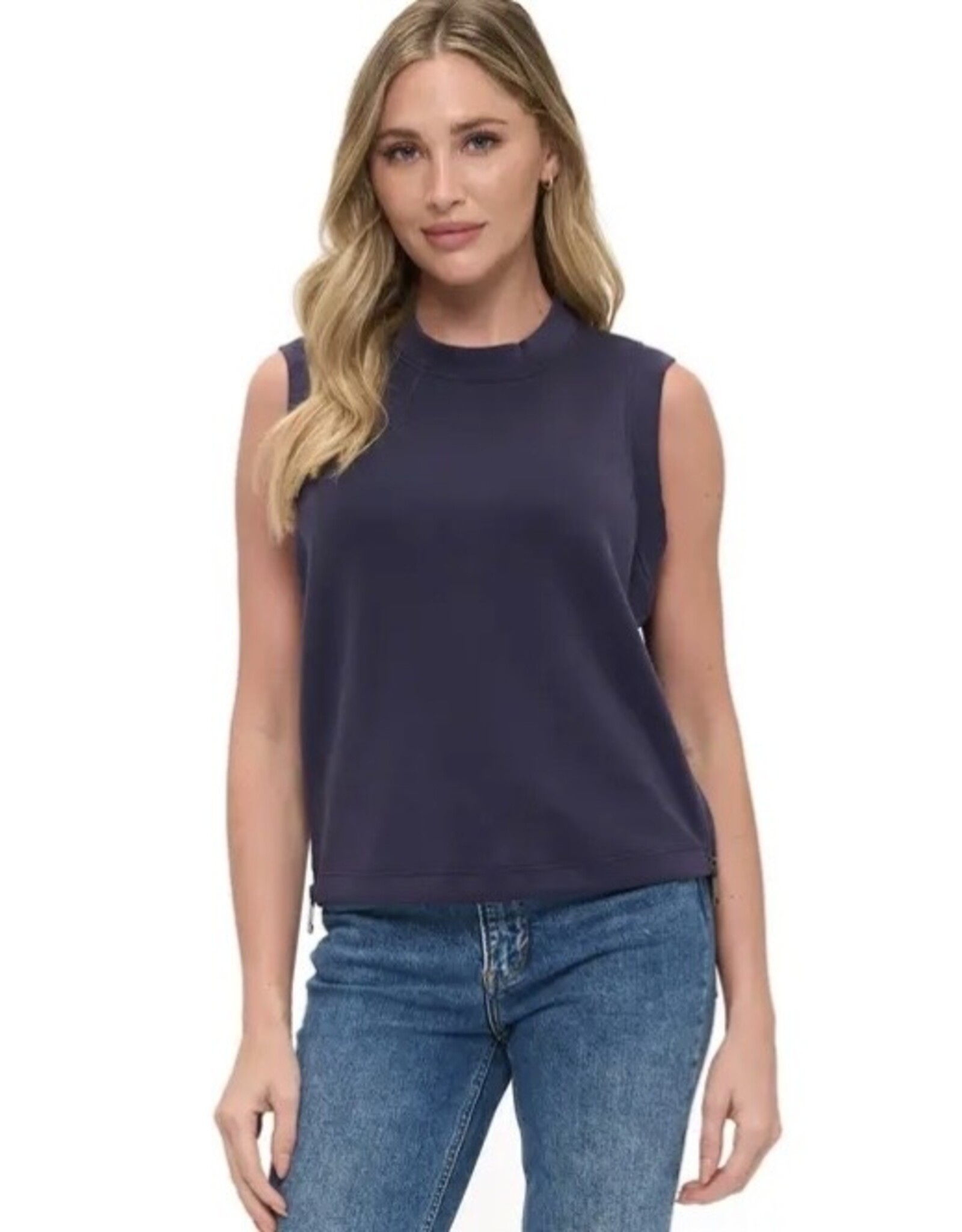 Ariella Zipper detail scuba tank