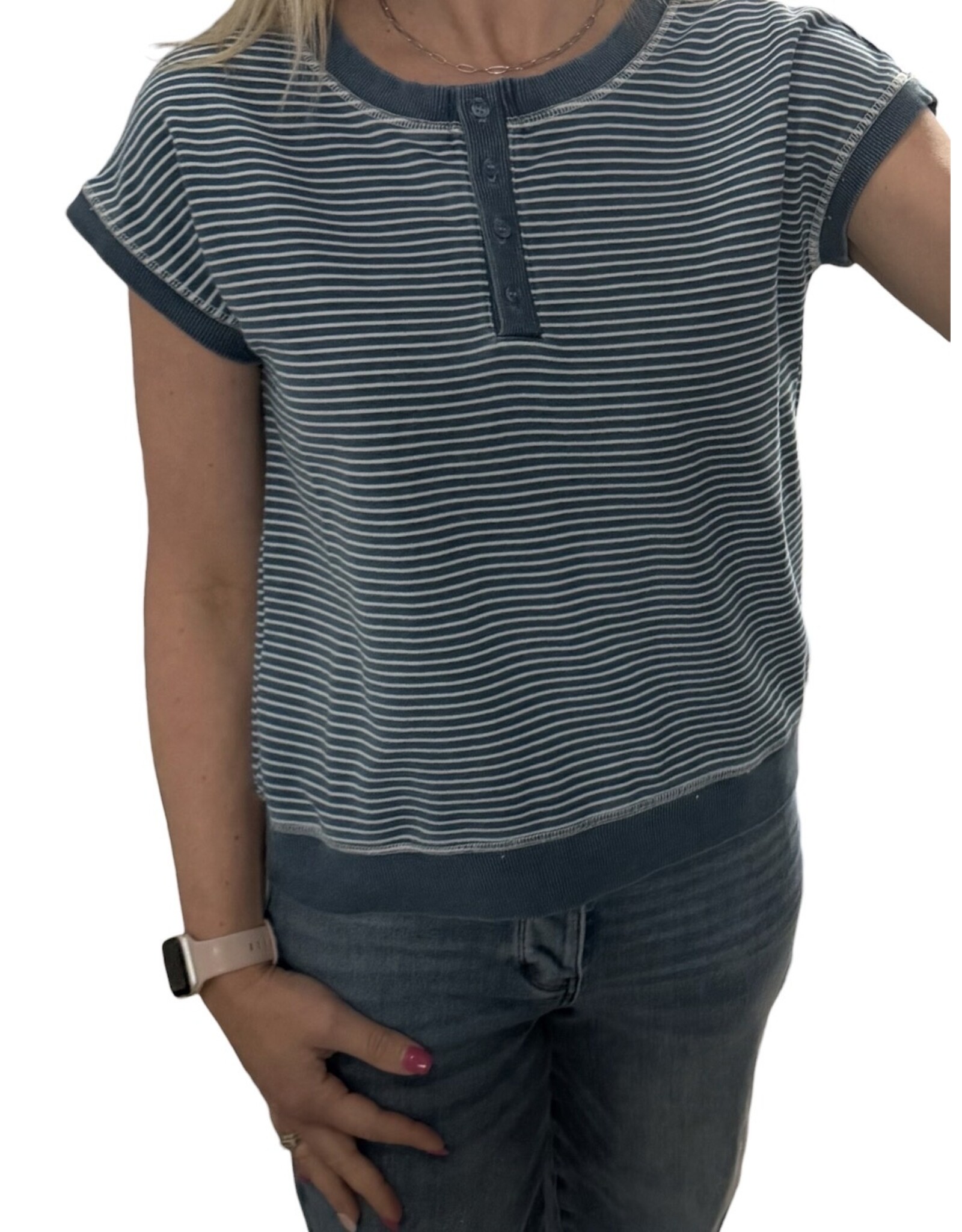 Washed stripe s/s henley knit