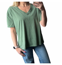 Relaxed washed s/s v neck knit