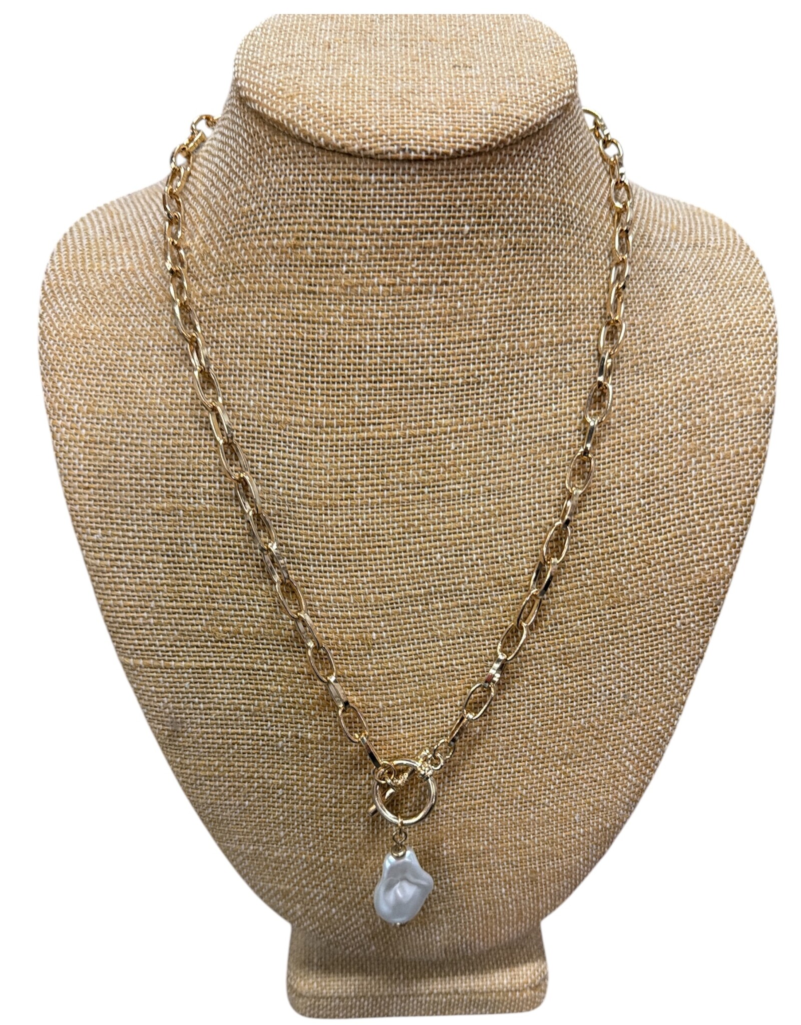 Chain link necklace with pearl drop