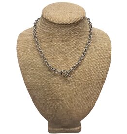 Chain link toggle necklace