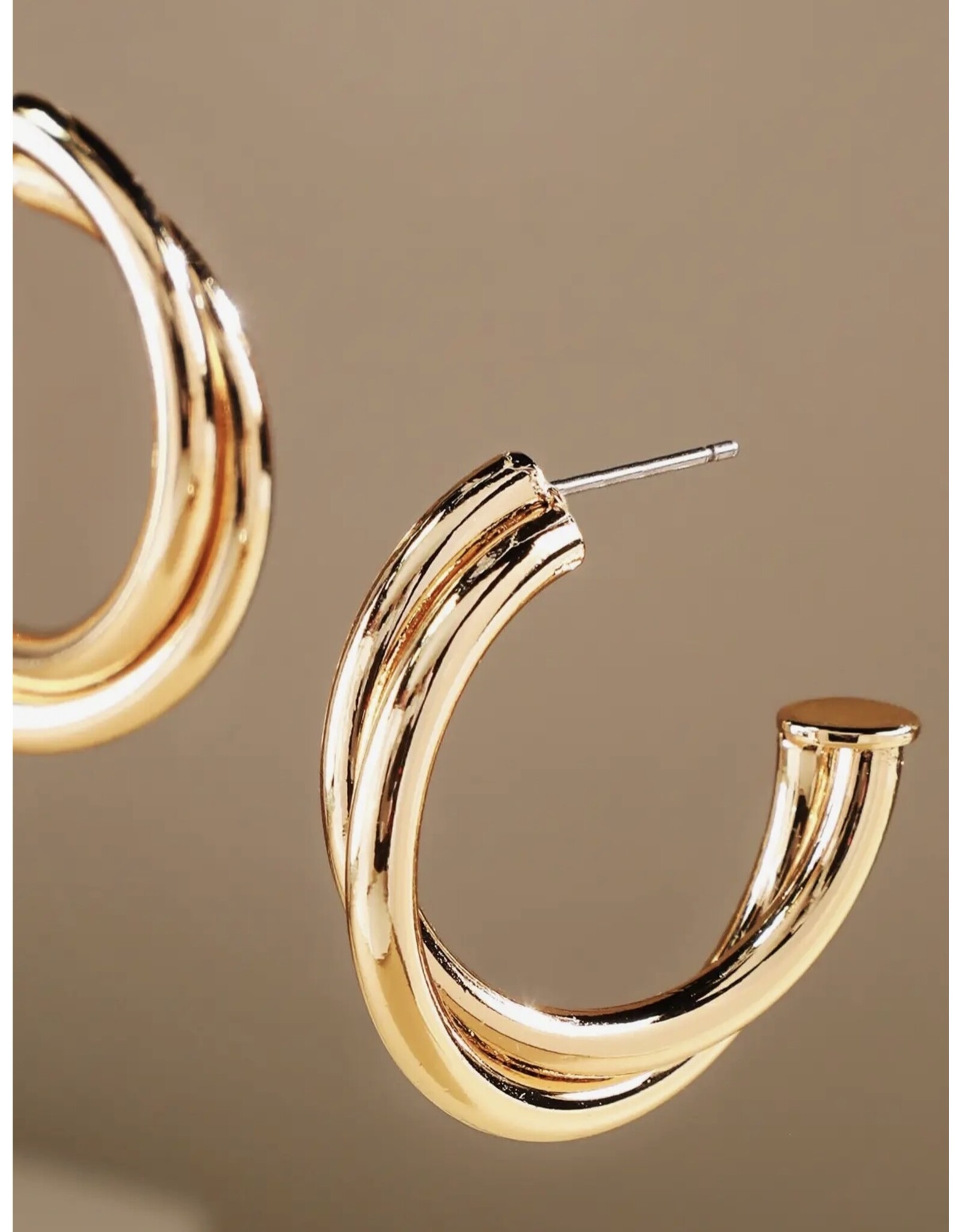 Ridged tube half hoop earrings