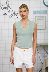 Washed split U neck sleeveless tee