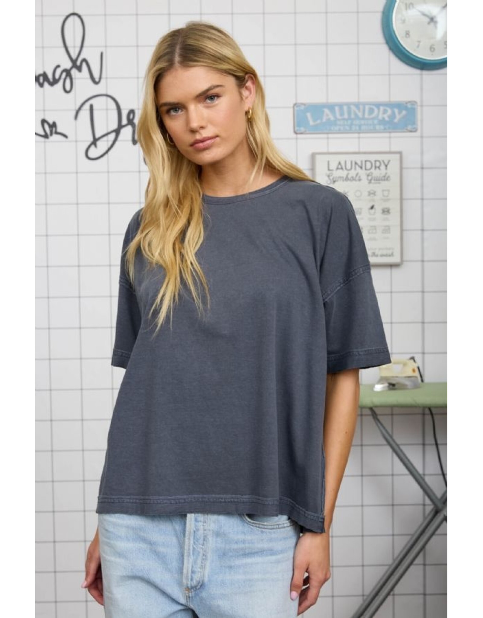 Washed exposed seam relaxed fit tee