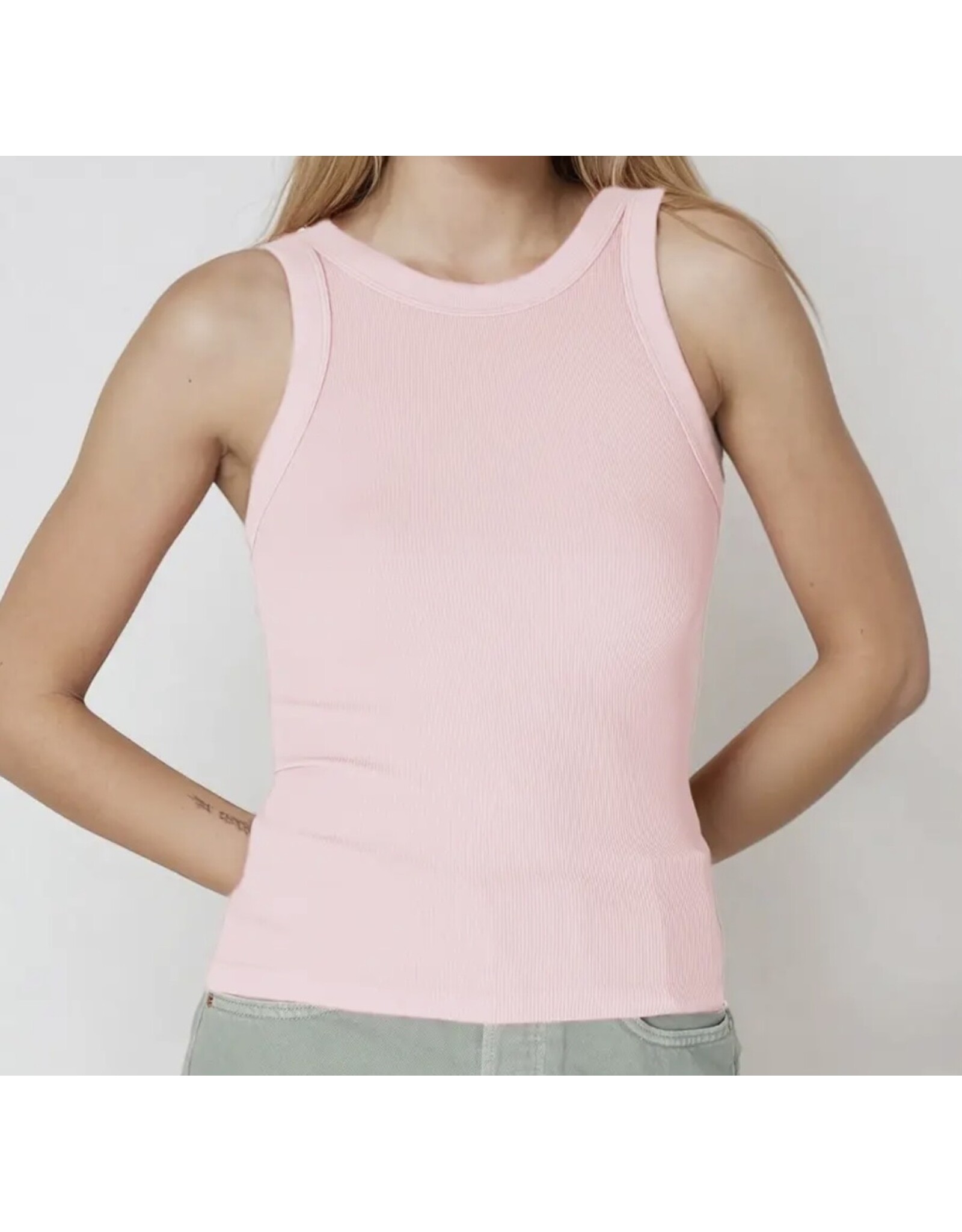 Ribbed reversible tank