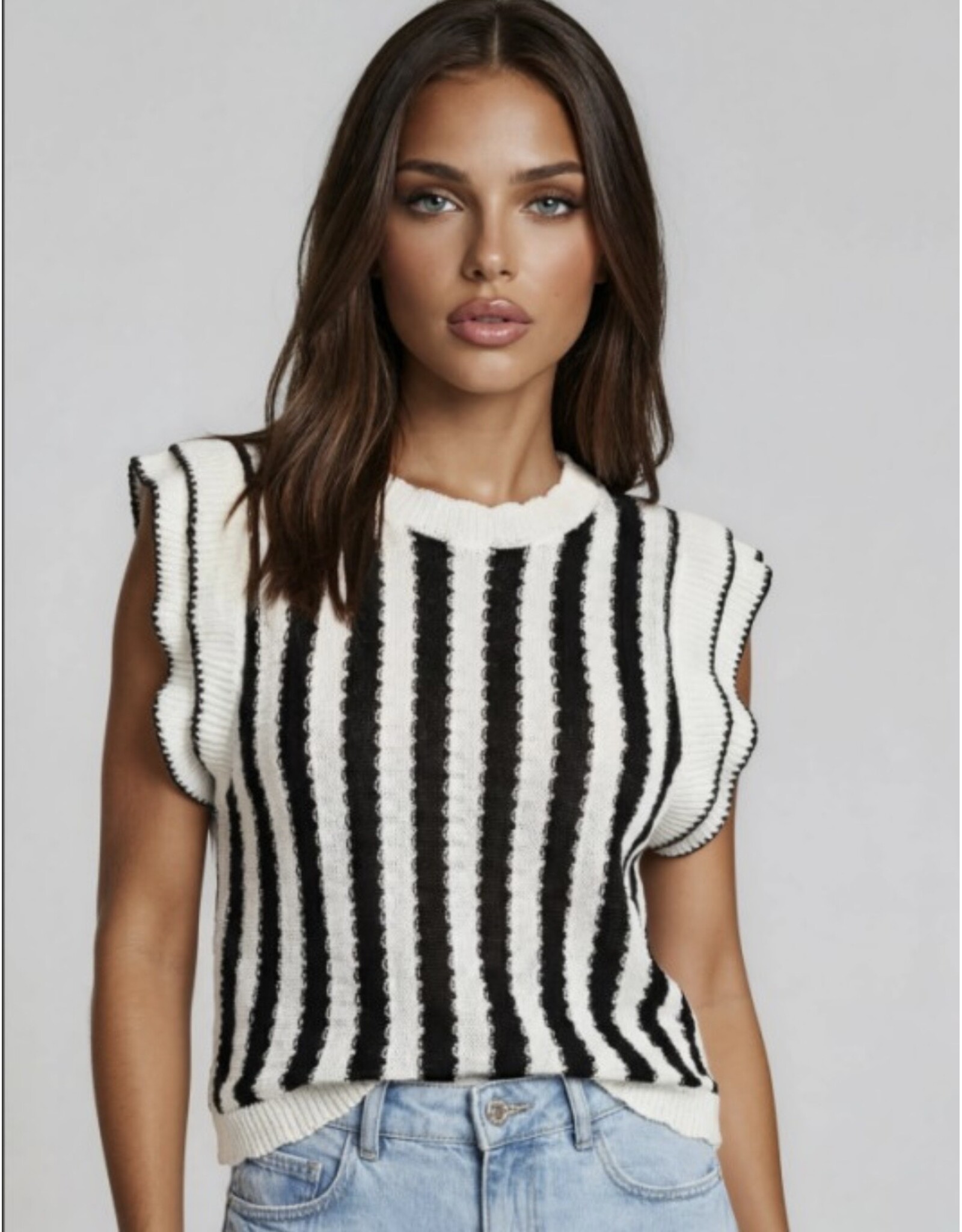 Black/White Ruffle Slv Knit Top