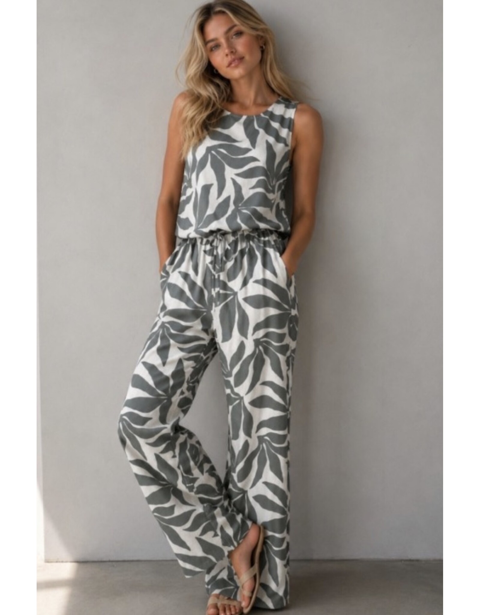 Leaf print linen pants