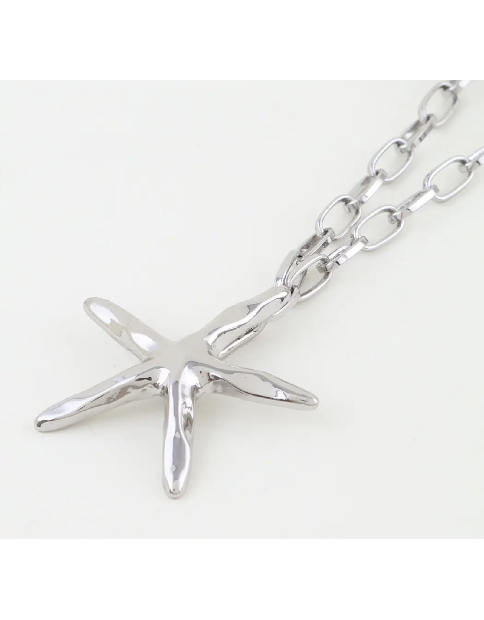 Starfish link chain necklace